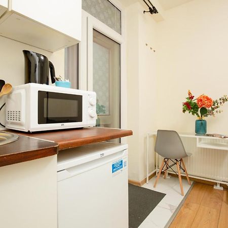 Micro Apartment Miaczynska By Noclegi Renters Варшава Екстер'єр фото