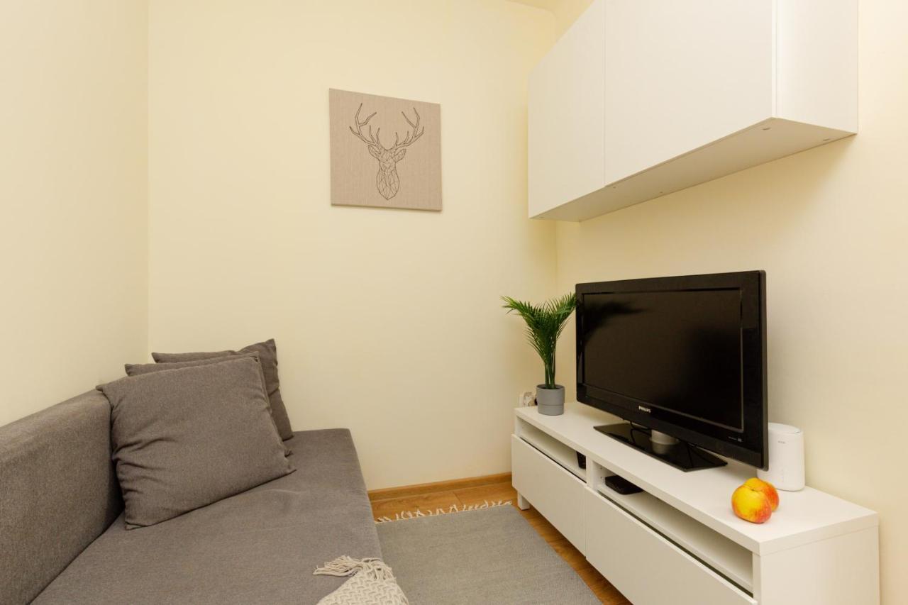 Micro Apartment Miaczynska By Noclegi Renters Варшава Екстер'єр фото